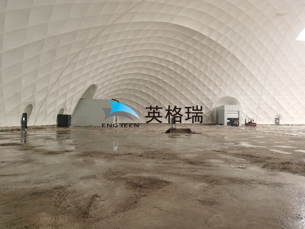 氣膜倉庫內(nèi)部空間無礙，大型機械可自由運行，空間利用率高